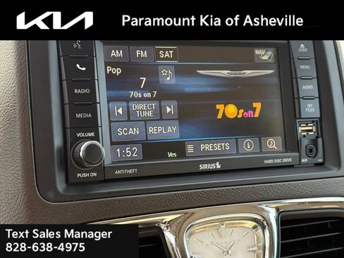 Used 2013 Chrysler Town & Country Limited w/ Luxury Group image 11