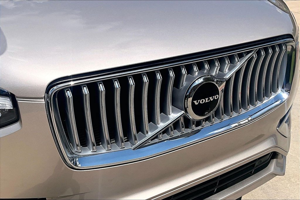 Certified 2025 Volvo XC90 B6 Plus w/ Protection Package AWD/4WD image 39