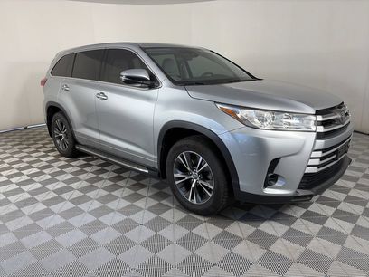 Used 2017 Toyota Highlander LE