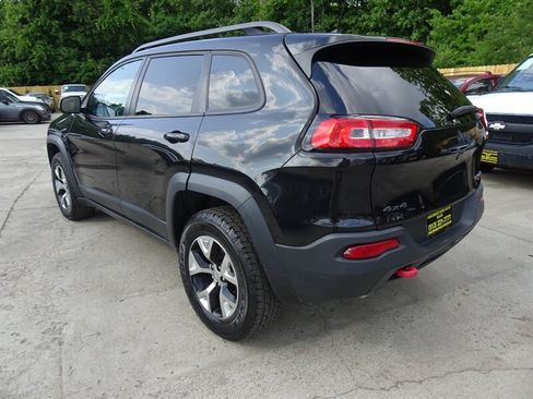 Used 2015 Jeep Cherokee Trailhawk AWD/4WD image 8