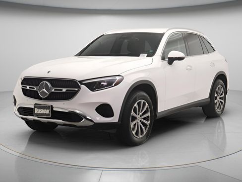 Used 2026 Mercedes-Benz GLC 300 image 3
