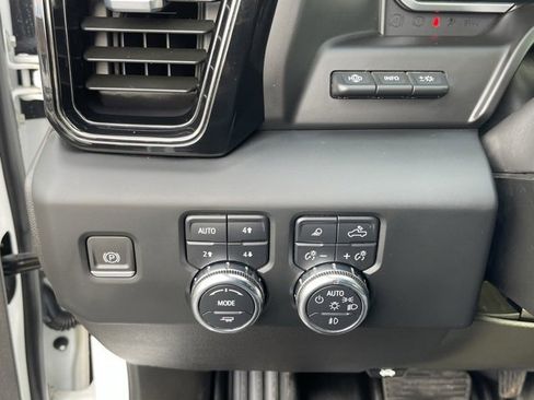 Used 2023 GMC Sierra 1500 AT4 w/ AT4 Premium Package image 21