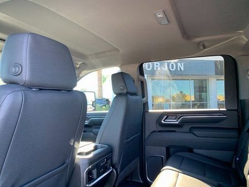 New 2026 GMC Sierra 2500 SLT w/ SLT Premium Package image 11
