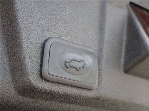 Used 2014 Chevrolet Traverse LTZ AWD/4WD image 7