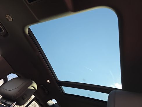 Certified 2024 Land Rover Defender 110 V8 image 29