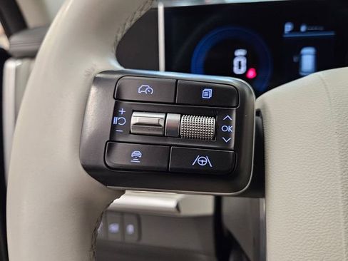 Used 2025 Hyundai Santa Fe SEL w/ Tow & Go Package image 23