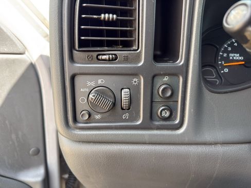 Used 2005 Chevrolet Silverado 1500 LS image 18