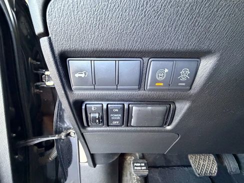 Used 2019 Nissan Armada SL w/ Premium Package image 18