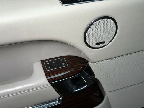 Used 2014 Land Rover Range Rover Supercharged image 35