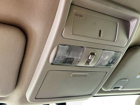 Used 2017 Nissan Titan SV RWD image 22