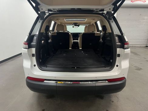 Used 2021 Jeep Grand Cherokee L Limited w/ Luxury Tech Group II AWD/4WD image 25