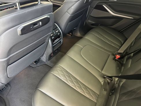 Used 2025 BMW X5 xDrive50e AWD/4WD image 27