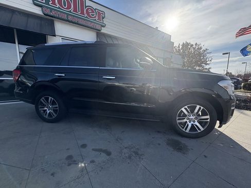 Used 2024 Ford Expedition Limited image 10