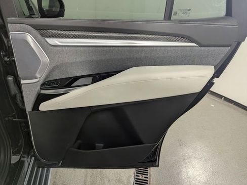 Used 2025 Cadillac Escalade V image 24