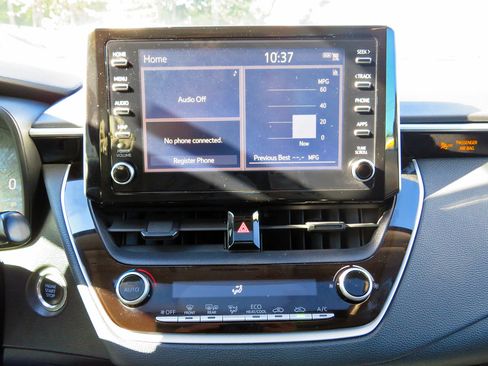 Used 2020 Toyota Corolla LE w/ LE Premium Package image 27