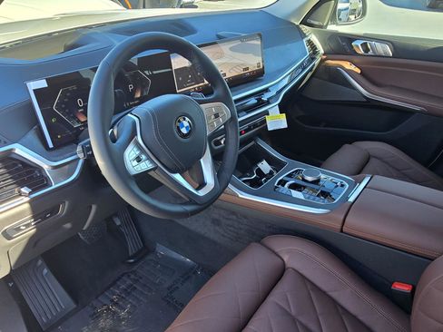 New 2026 BMW X7 xDrive40i w/ Premium Package image 9