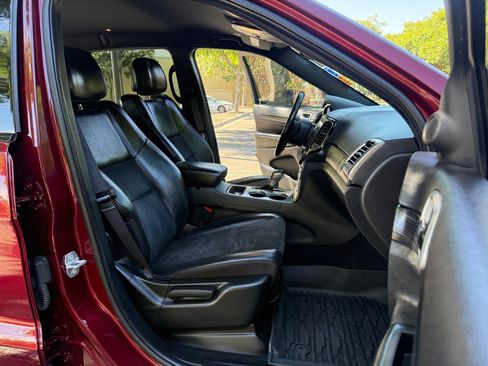 Used 2021 Jeep Grand Cherokee Laredo X RWD image 16