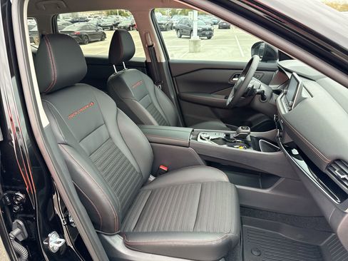 Used 2025 Nissan Rogue SV w/ Rock Creek Premium Package image 25