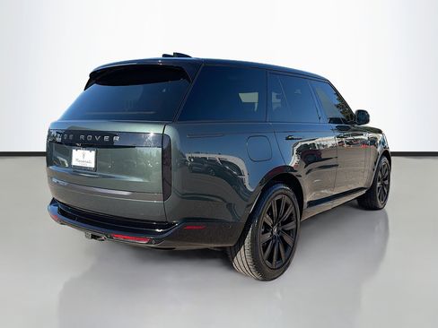 Used 2025 Land Rover Range Rover SE image 3
