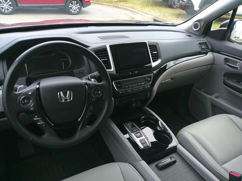 Used 2018 Honda Pilot Touring image 44