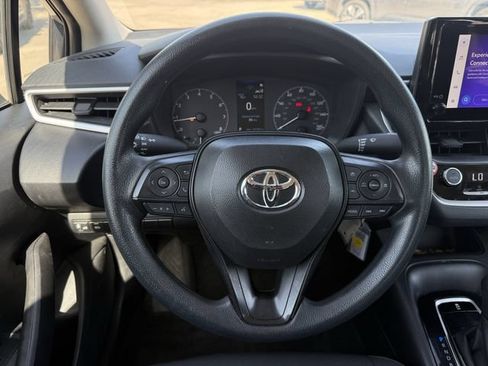 Used 2025 Toyota Corolla LE FWD image 13