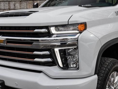 Used 2023 Chevrolet Silverado 2500 High Country image 36