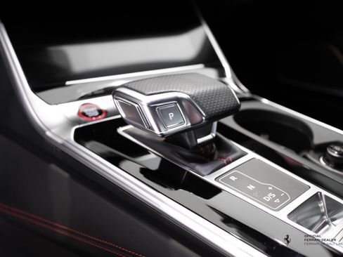 Used 2021 Audi RS 6 w/ Carbon Optic Package AWD/4WD image 15