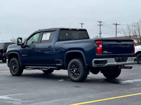Used 2021 Chevrolet Silverado 2500 LT w/ Convenience Package image 5