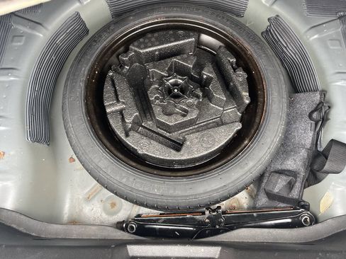 Used 2016 Chevrolet Cruze LT image 24