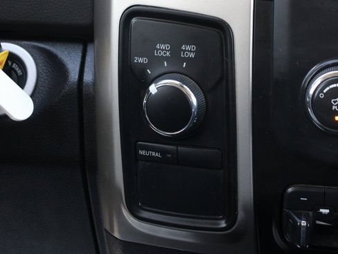 Used 2017 RAM 2500 SLT image 28