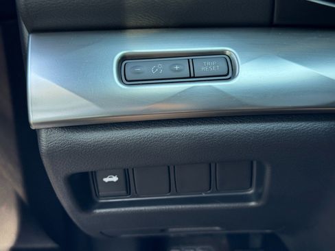 Used 2019 Nissan Maxima 3.5 SV w/ Floor Mat Group FWD image 16