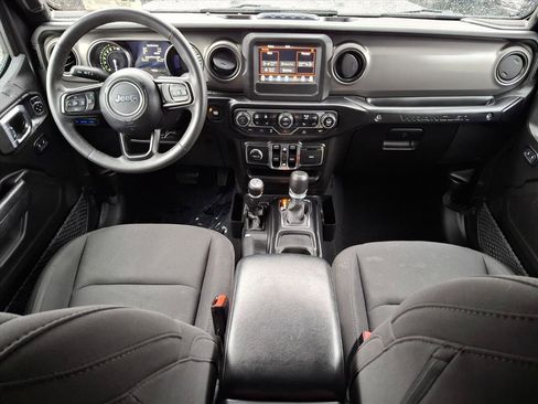 Used 2023 Jeep Wrangler Unlimited w/ Cold Weather Group image 8