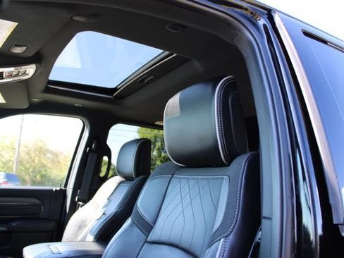 Used 2025 RAM 2500 Limited AWD/4WD image 20