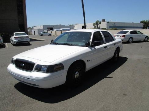 Used 2003 Ford Crown Victoria Police Interceptor RWD image 2