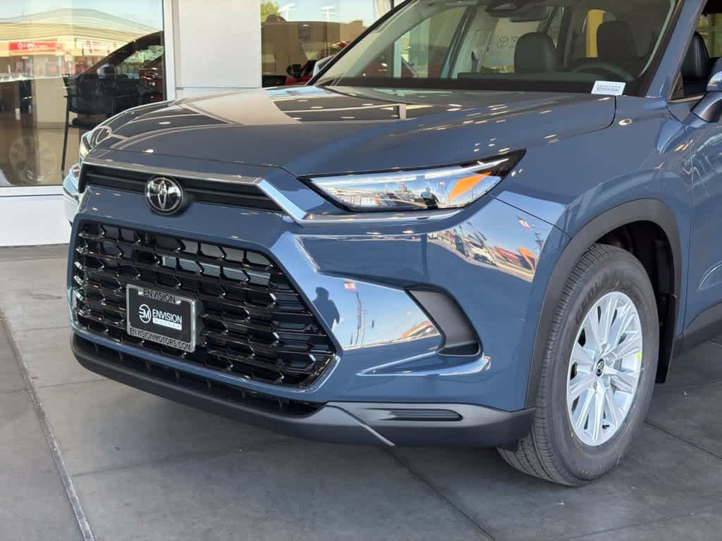 New 2026 Toyota Grand Highlander XLE FWD image 3