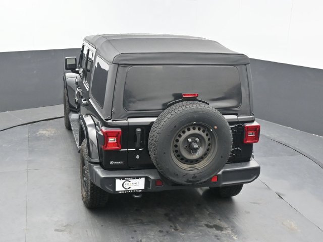 Used 2018 Jeep Wrangler Unlimited Sahara w/ Safety Group AWD/4WD image 47
