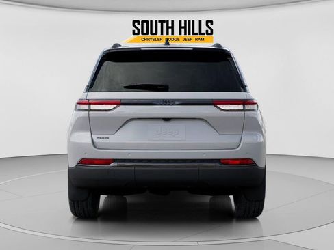 New 2025 Jeep Grand Cherokee Limited w/ MOPAR Finishing Package AWD/4WD image 7