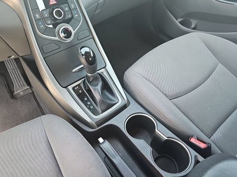 Used 2014 Hyundai Elantra SE FWD image 20
