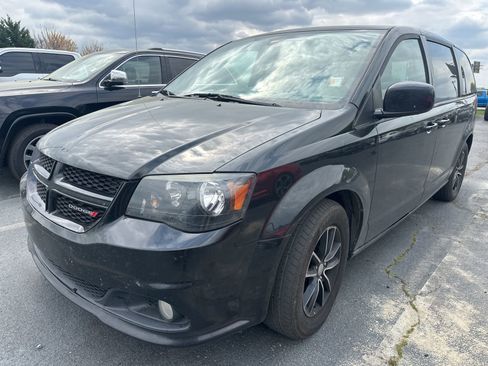 Used 2019 Dodge Grand Caravan SE image 1
