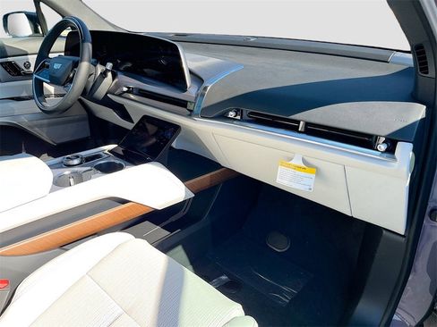 New 2026 Cadillac Vistiq Luxury image 30