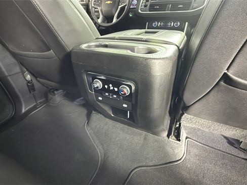 Used 2023 Chevrolet Suburban LT image 33