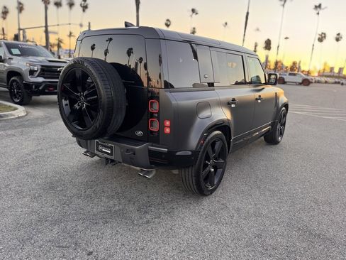 Used 2022 Land Rover Defender 110 V8 image 12