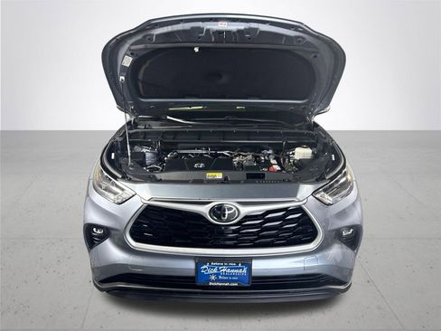 Used 2021 Toyota Highlander XLE image 23