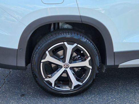 Certified 2026 Volkswagen Tiguan SE AWD/4WD image 14