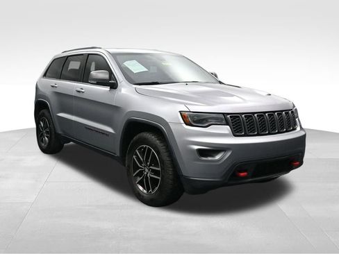 Used 2018 Jeep Grand Cherokee Trailhawk w/ Trailhawk Luxury Group AWD/4WD image 7