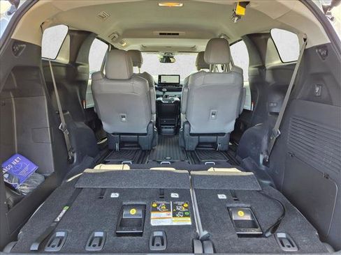 Used 2025 Toyota Sienna XLE w/ XLE Plus Package AWD/4WD image 6