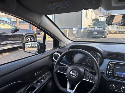 Used 2025 Nissan Versa SV FWD image 32