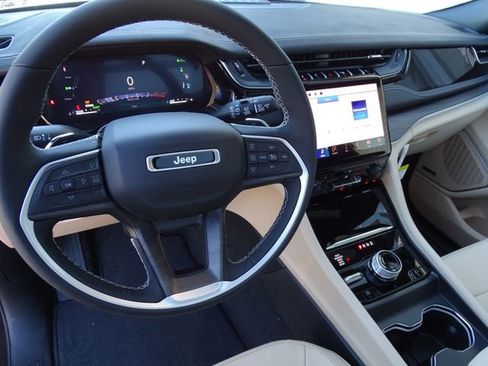 New 2024 Jeep Grand Cherokee Limited 4xe image 29