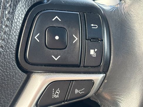 Used 2019 Toyota Highlander Limited image 17