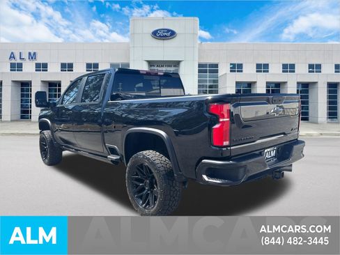 Used 2025 Chevrolet Silverado 2500 ZR2 w/ Technology Package AWD/4WD image 8